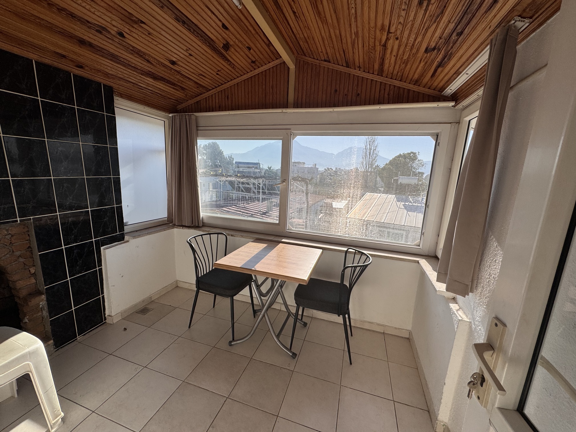Deluxe Kısmi Deniz Manzaralı Balkonlu 1+0